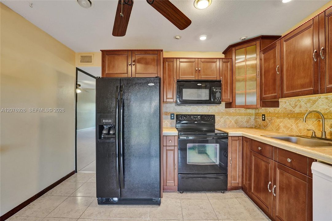 For Rent: $2,900 (3 beds, 2 baths, 1508 Square Feet)