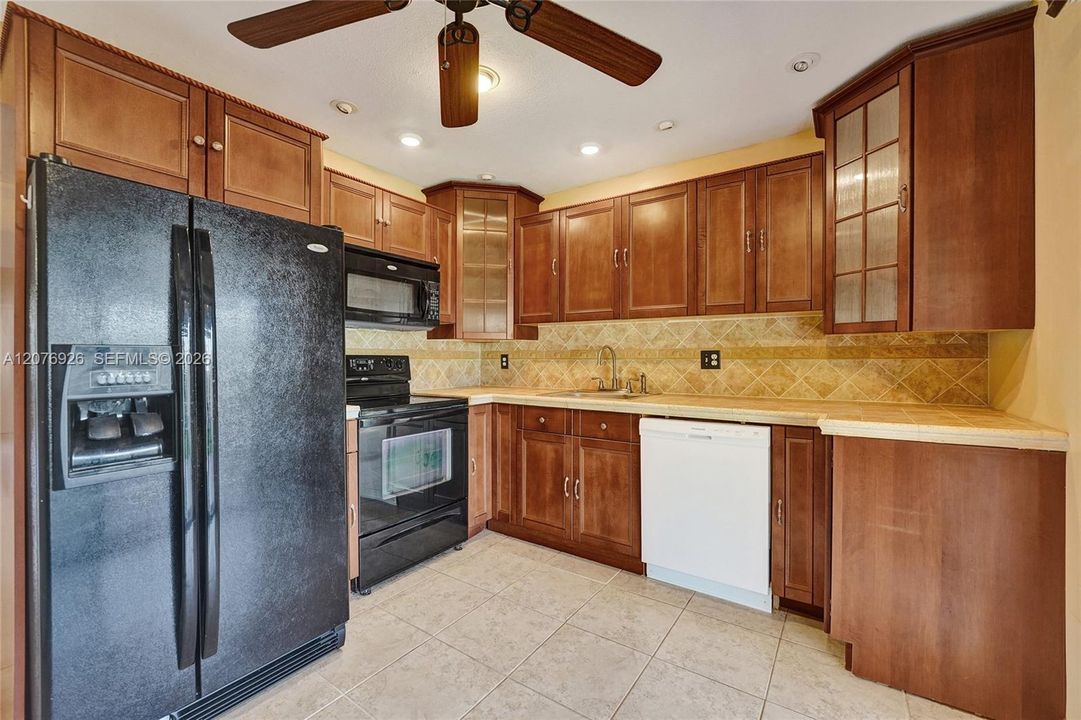 For Rent: $2,900 (3 beds, 2 baths, 1508 Square Feet)