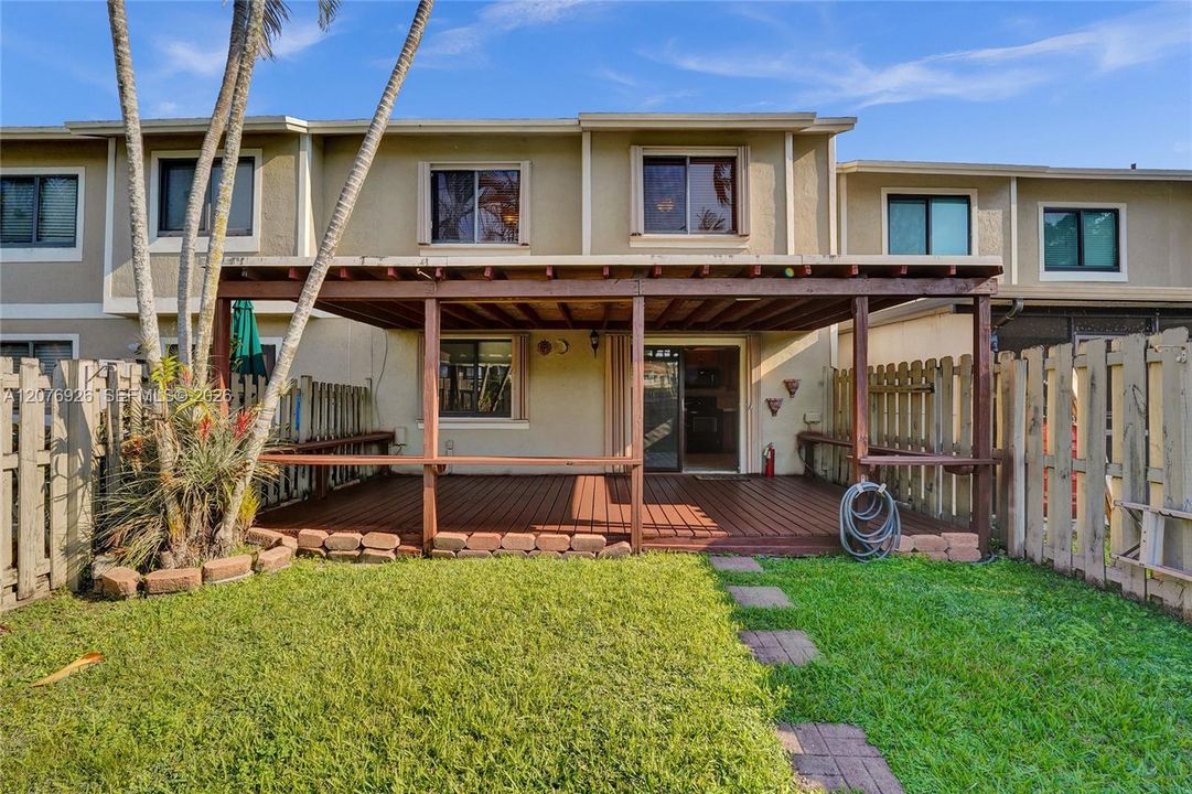 For Rent: $2,900 (3 beds, 2 baths, 1508 Square Feet)
