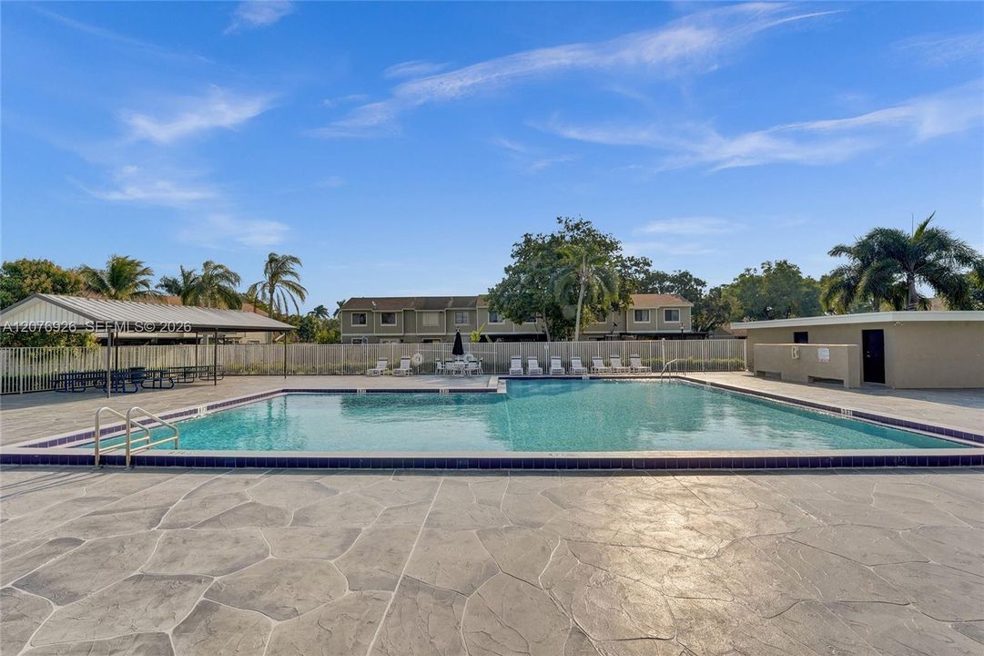 For Rent: $2,900 (3 beds, 2 baths, 1508 Square Feet)