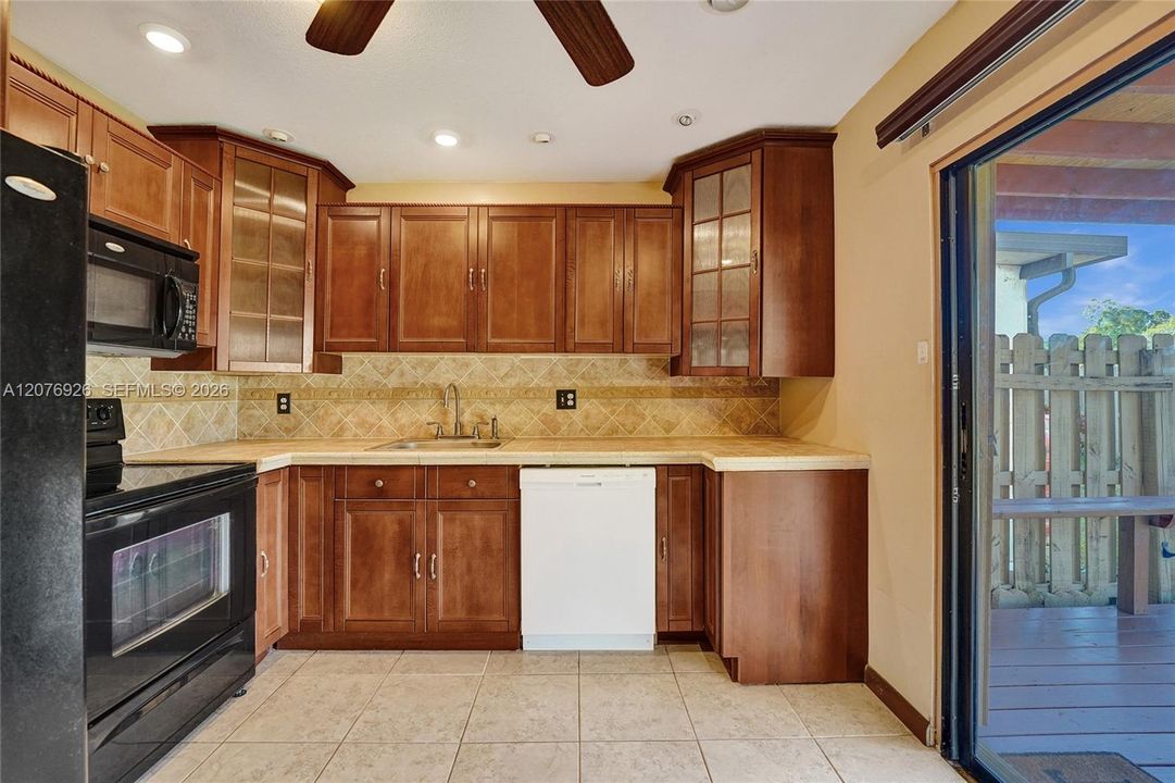 For Rent: $2,900 (3 beds, 2 baths, 1508 Square Feet)