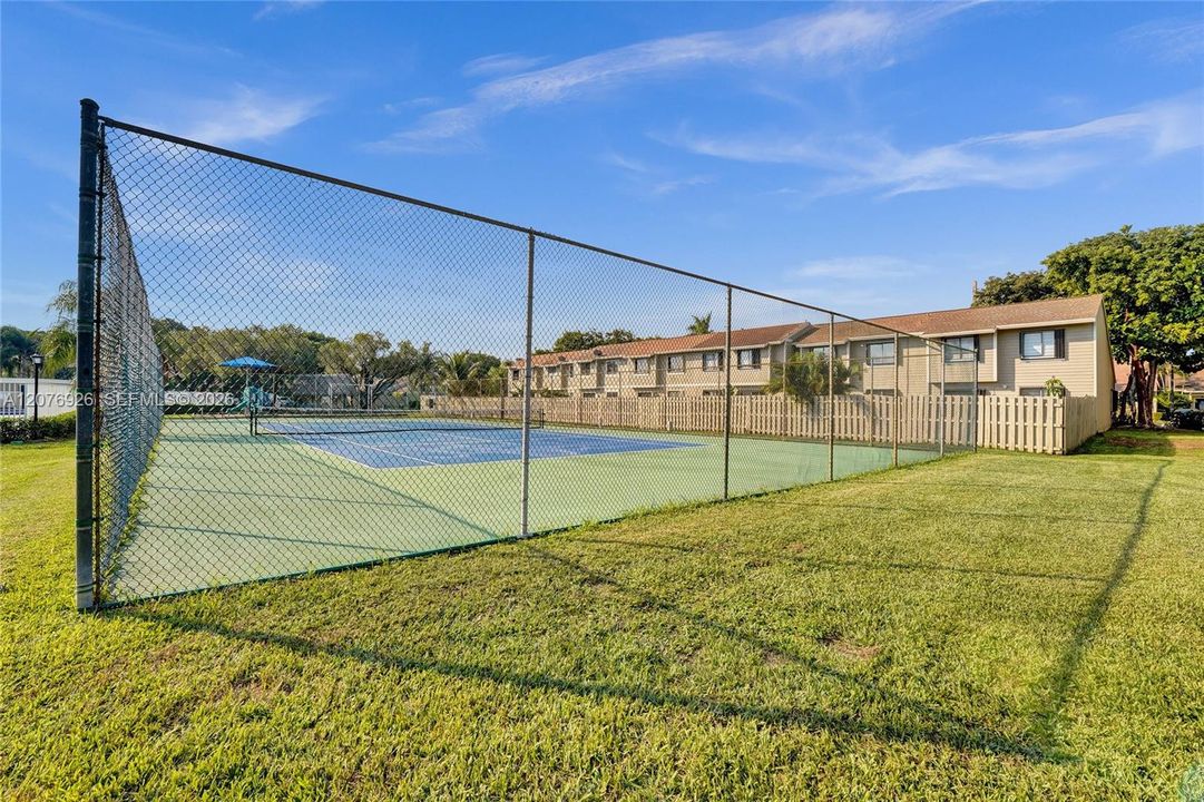 For Rent: $2,900 (3 beds, 2 baths, 1508 Square Feet)