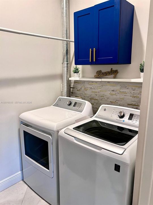 For Sale: $540,000 (3 beds, 2 baths, 1992 Square Feet)