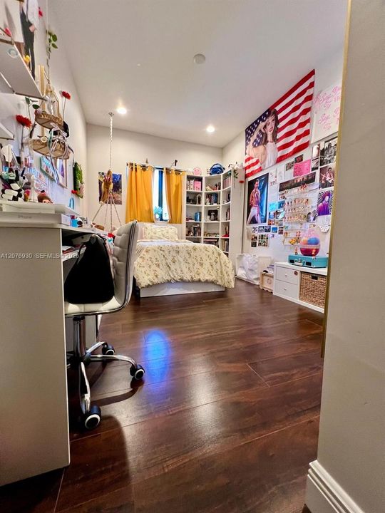 For Sale: $540,000 (3 beds, 2 baths, 1992 Square Feet)