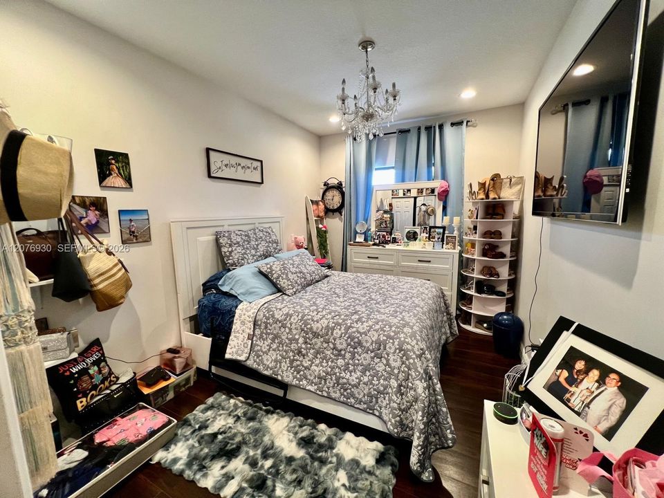 For Sale: $540,000 (3 beds, 2 baths, 1992 Square Feet)