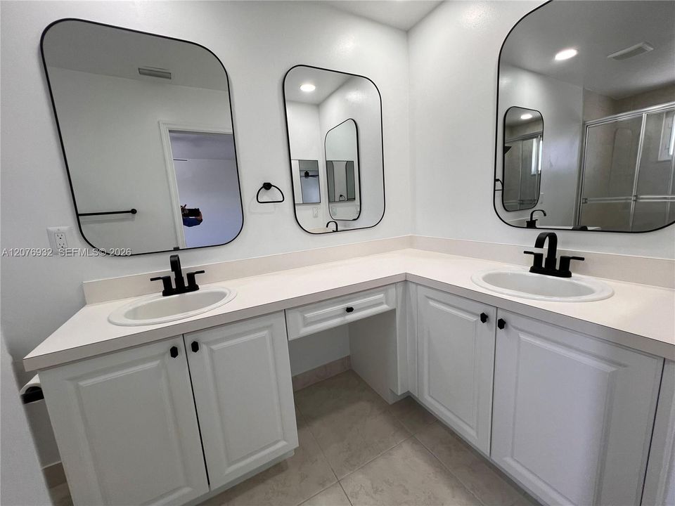 В аренду: $2,995 (3 спален, 2 ванн, 1250 Квадратных фут)