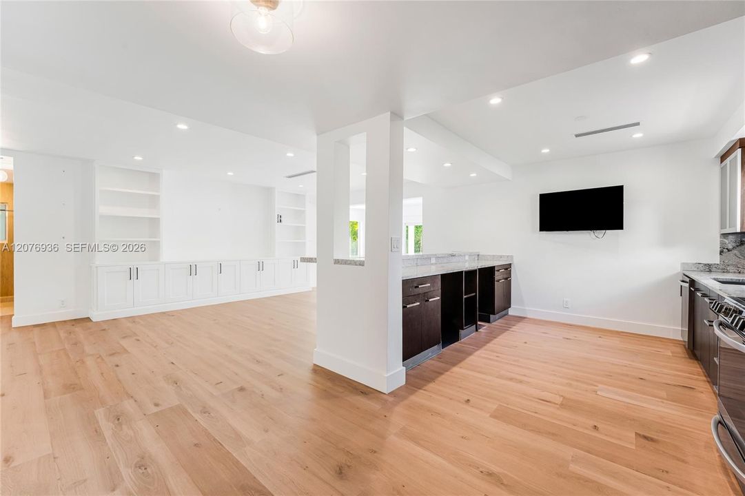 For Rent: $14,500 (3 beds, 2 baths, 2326 Square Feet)
