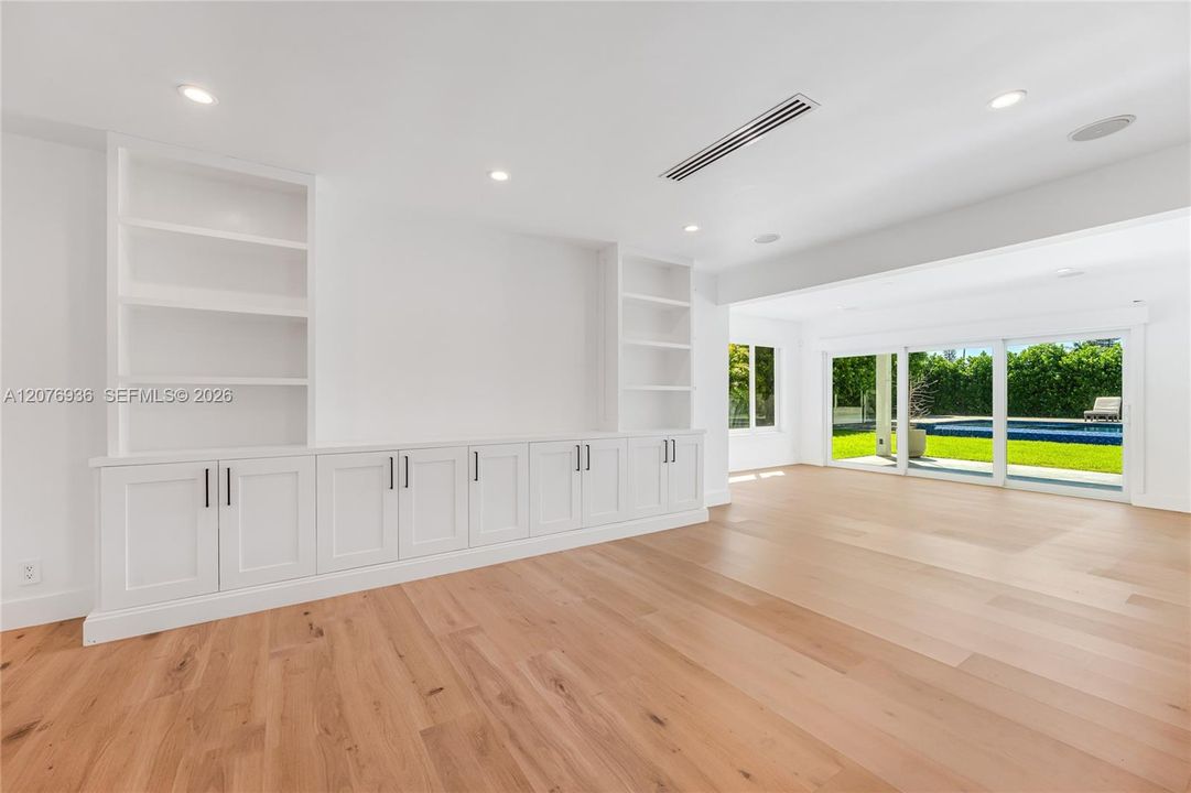 For Rent: $14,500 (3 beds, 2 baths, 2326 Square Feet)