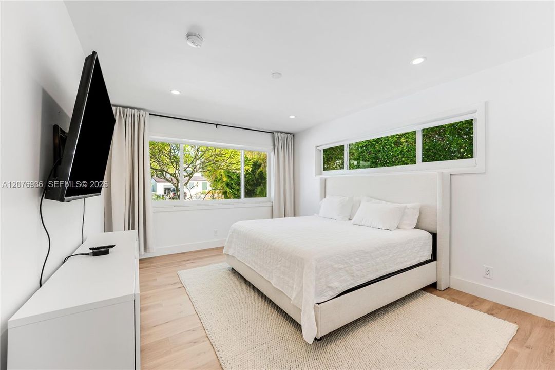 For Rent: $14,500 (3 beds, 2 baths, 2326 Square Feet)
