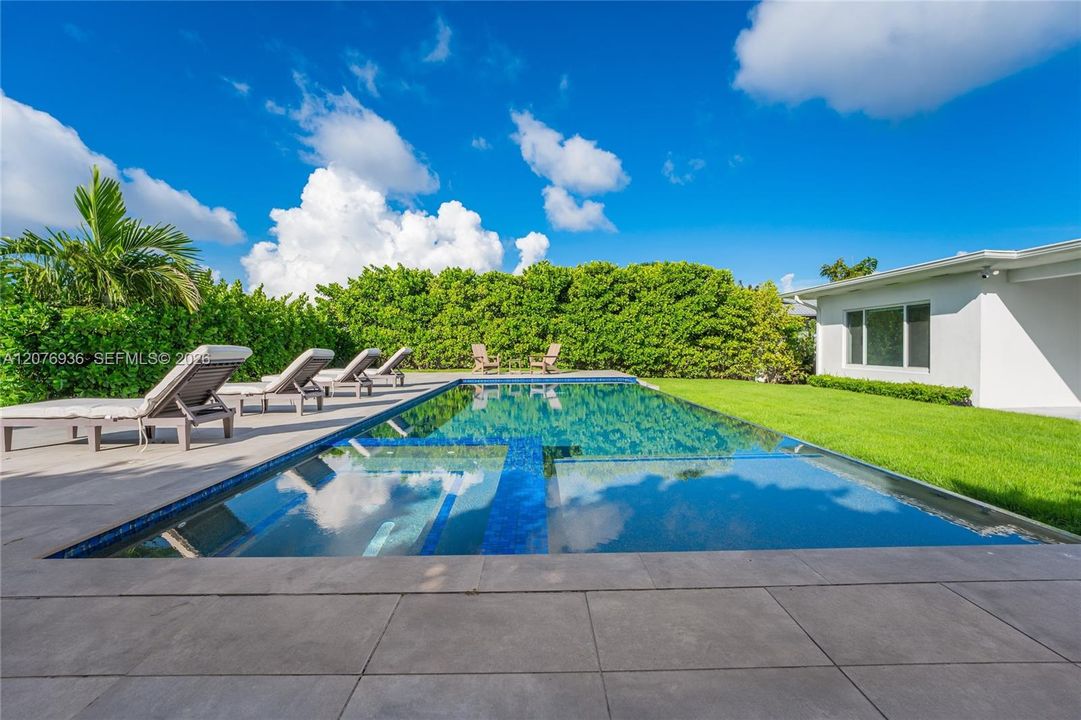For Rent: $14,500 (3 beds, 2 baths, 2326 Square Feet)