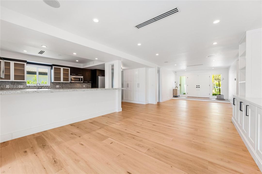 For Rent: $14,500 (3 beds, 2 baths, 2326 Square Feet)