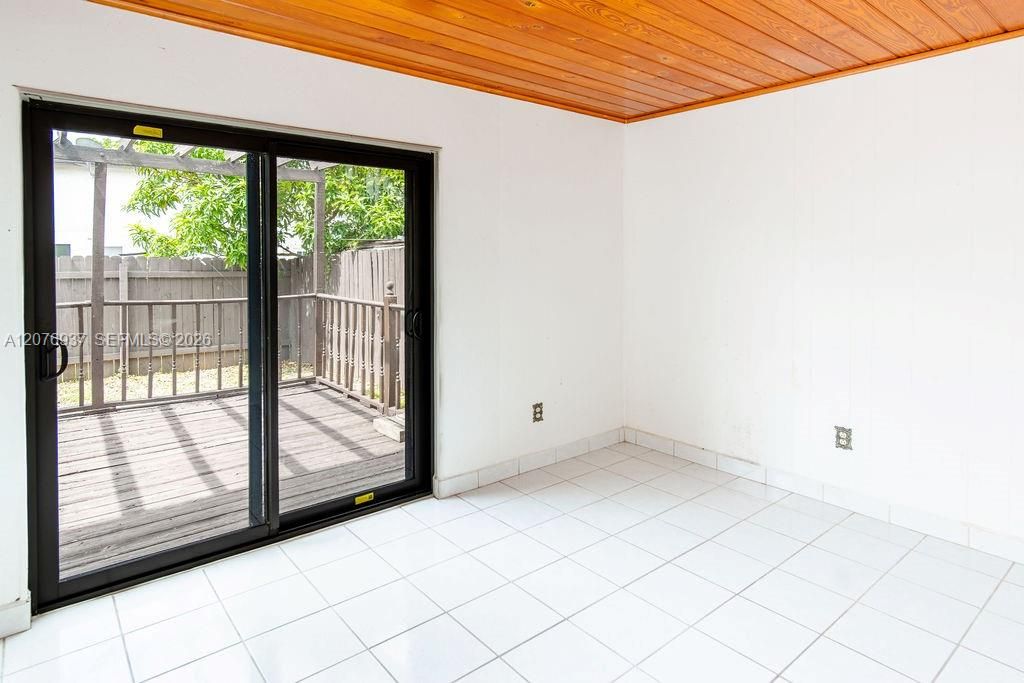 For Sale: $480,000 (3 beds, 2 baths, 1378 Square Feet)