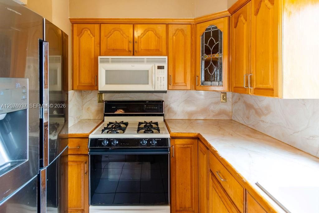 For Sale: $480,000 (3 beds, 2 baths, 1378 Square Feet)