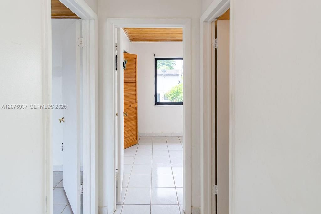 For Sale: $480,000 (3 beds, 2 baths, 1378 Square Feet)