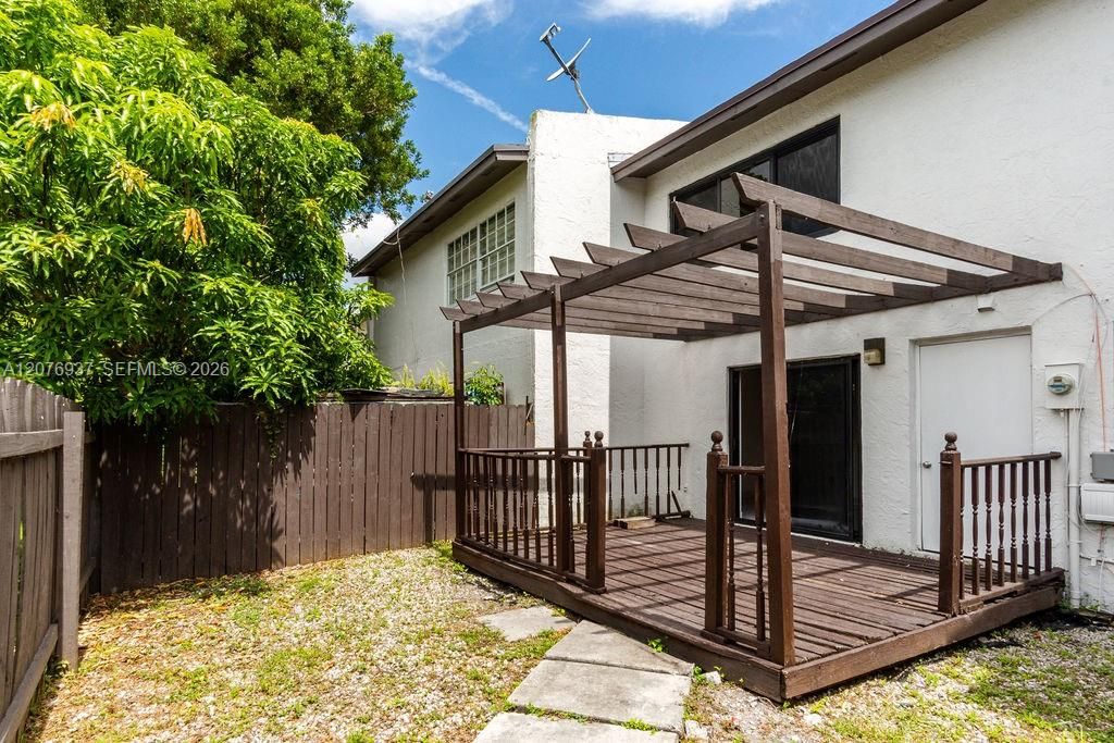 For Sale: $480,000 (3 beds, 2 baths, 1378 Square Feet)