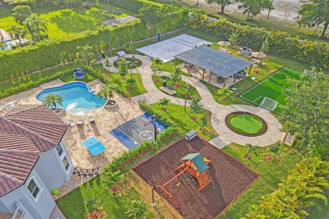 For Sale: $2,600,000 (8 beds, 5 baths, 5193 Square Feet)