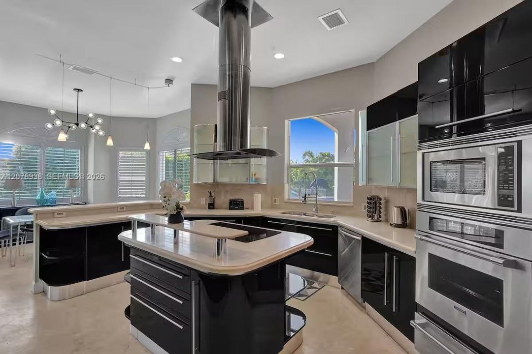 For Sale: $2,600,000 (8 beds, 5 baths, 5193 Square Feet)