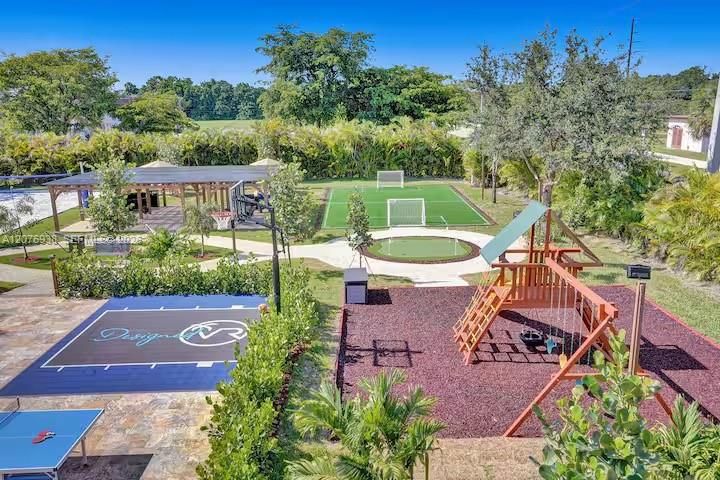 For Sale: $2,600,000 (8 beds, 5 baths, 5193 Square Feet)