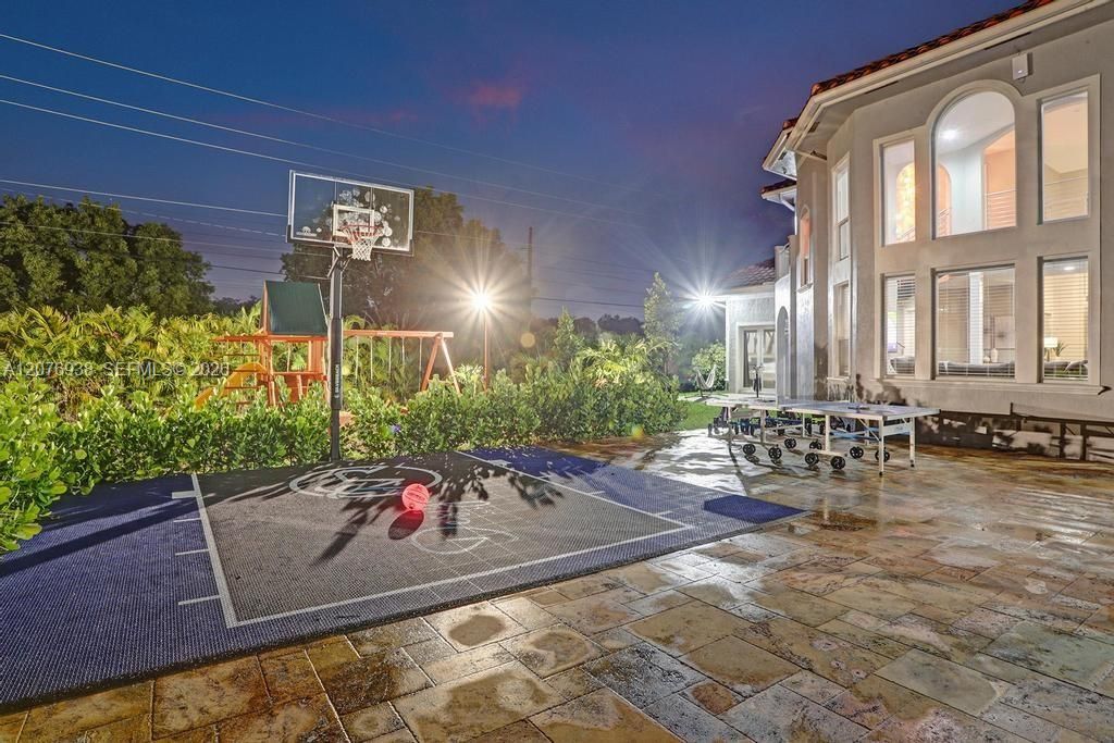 For Sale: $2,600,000 (8 beds, 5 baths, 5193 Square Feet)