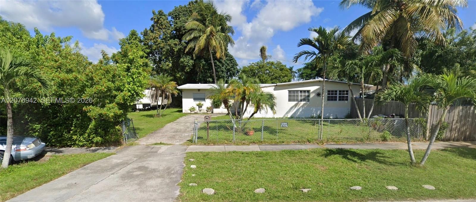 For Sale: $550,000 (3 beds, 2 baths, 1835 Square Feet)