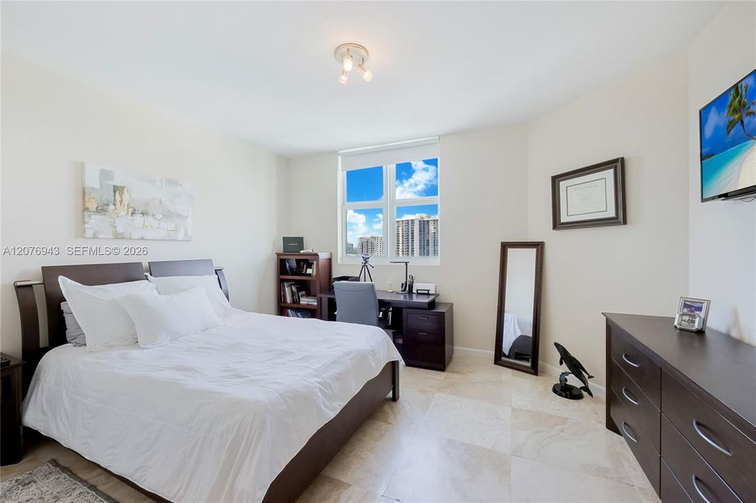 For Sale: $1,690,000 (3 beds, 3 baths, 3069 Square Feet)