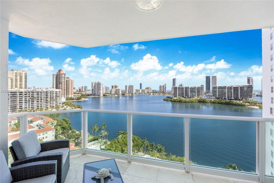 For Sale: $1,690,000 (3 beds, 3 baths, 3069 Square Feet)