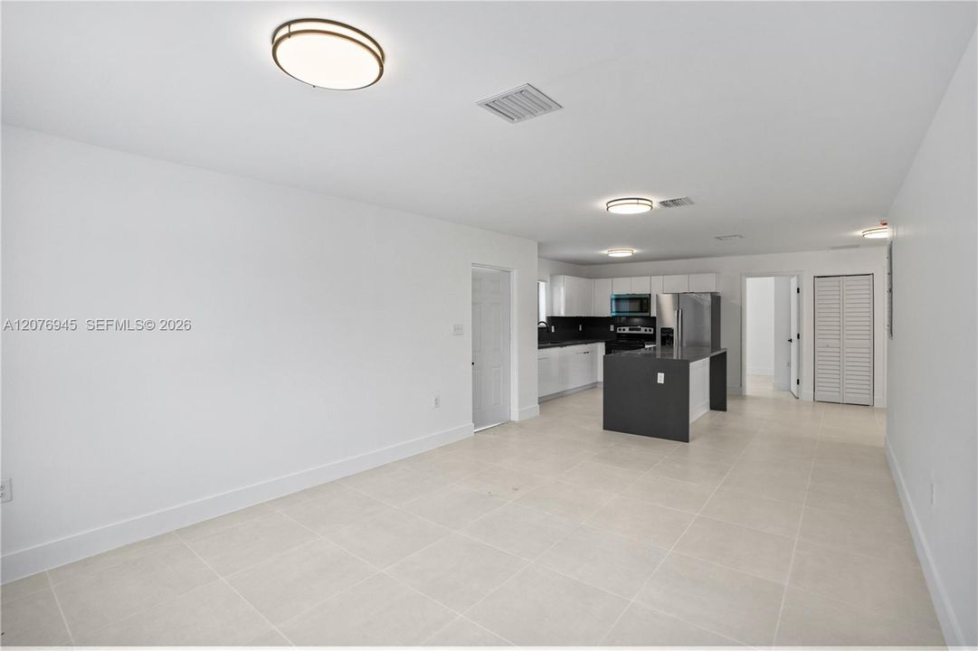 出租: $3,200 (3 贝兹, 2 浴室, 0 平方英尺)