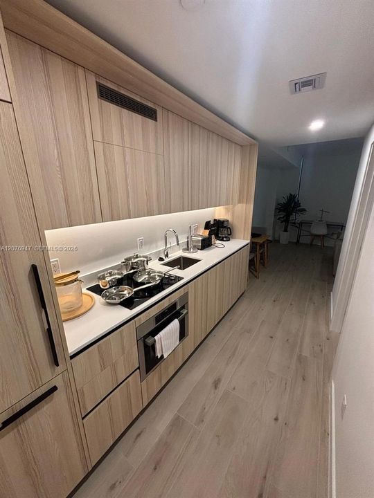 For Sale: $525,000 (0 beds, 1 baths, 390 Square Feet)