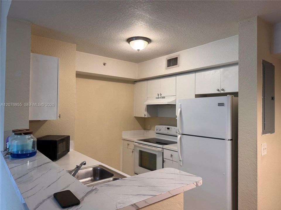 В аренду: $1,795 (2 спален, 2 ванн, 895 Квадратных фут)
