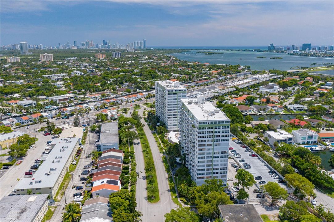 For Sale: $189,900 (1 beds, 1 baths, 855 Square Feet)