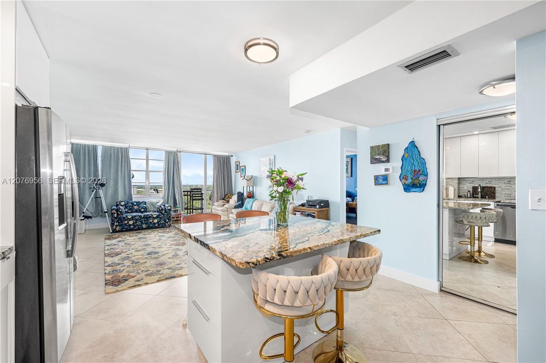 For Sale: $189,900 (1 beds, 1 baths, 855 Square Feet)