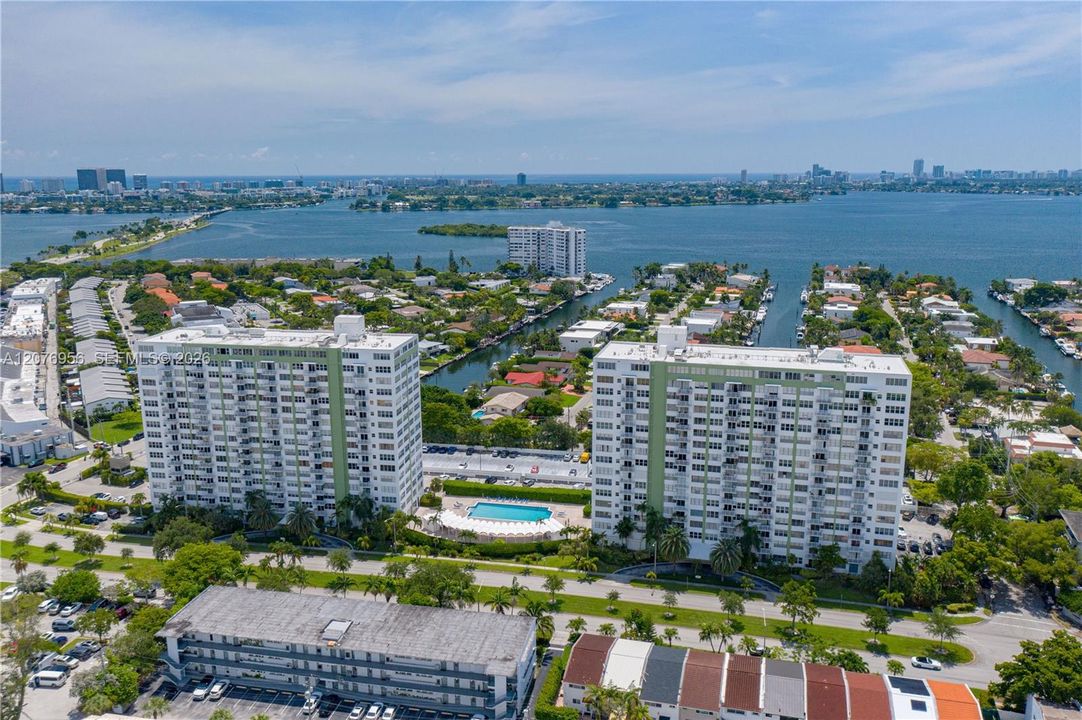 For Sale: $189,900 (1 beds, 1 baths, 855 Square Feet)