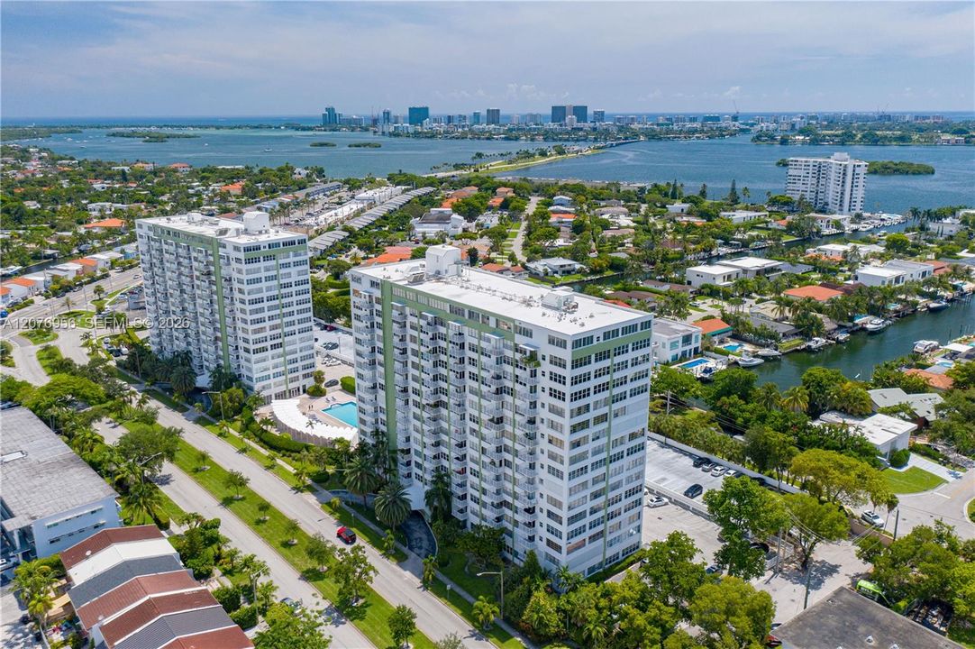 For Sale: $189,900 (1 beds, 1 baths, 855 Square Feet)