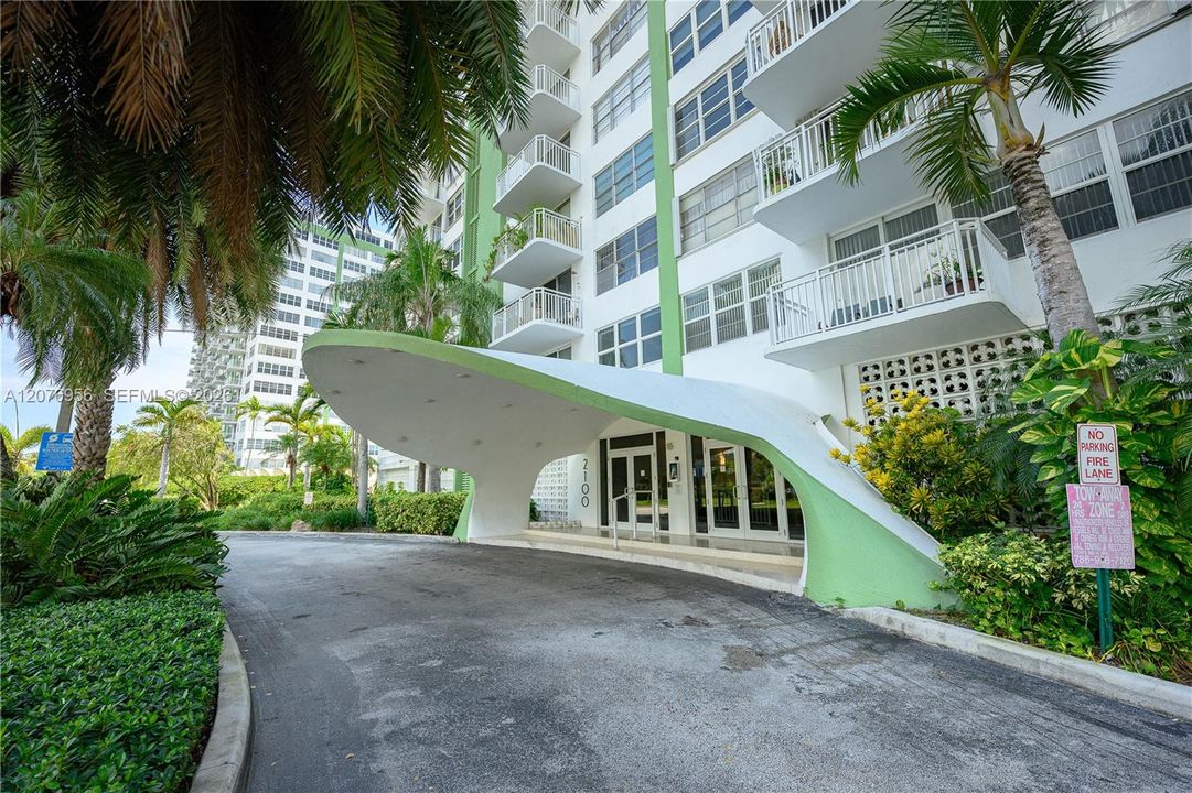 For Sale: $189,900 (1 beds, 1 baths, 855 Square Feet)