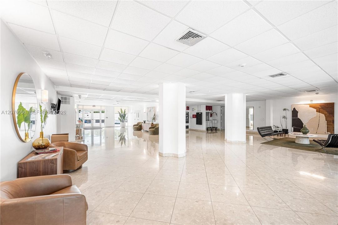 For Sale: $189,900 (1 beds, 1 baths, 855 Square Feet)