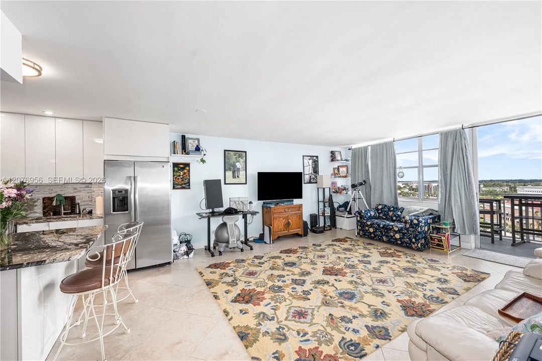 For Sale: $189,900 (1 beds, 1 baths, 855 Square Feet)