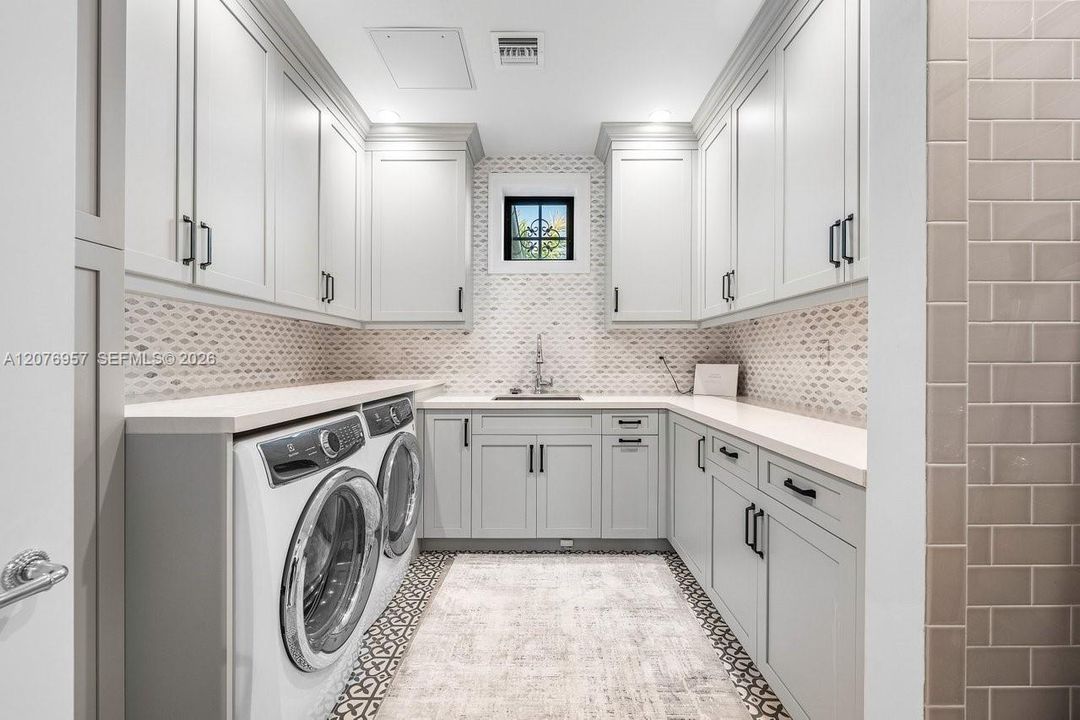 For Sale: $13,700,000 (5 beds, 7 baths, 7398 Square Feet)