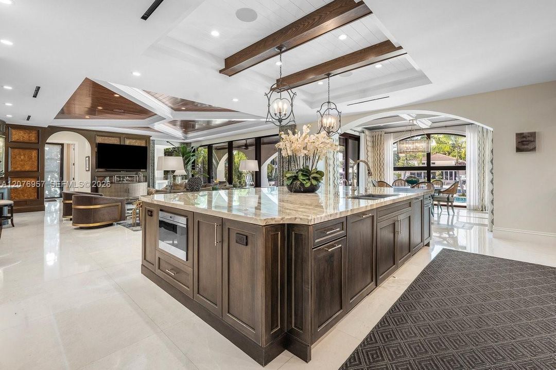 For Sale: $13,700,000 (5 beds, 7 baths, 7398 Square Feet)