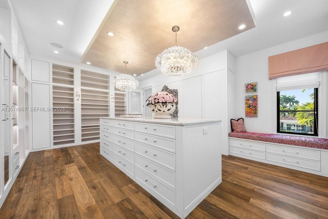 For Sale: $13,700,000 (5 beds, 7 baths, 7398 Square Feet)