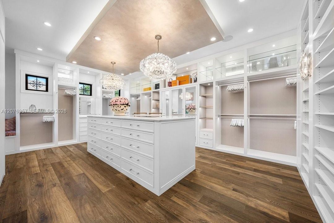 For Sale: $13,700,000 (5 beds, 7 baths, 7398 Square Feet)