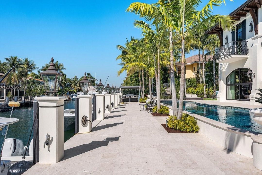 For Sale: $13,700,000 (5 beds, 7 baths, 7398 Square Feet)