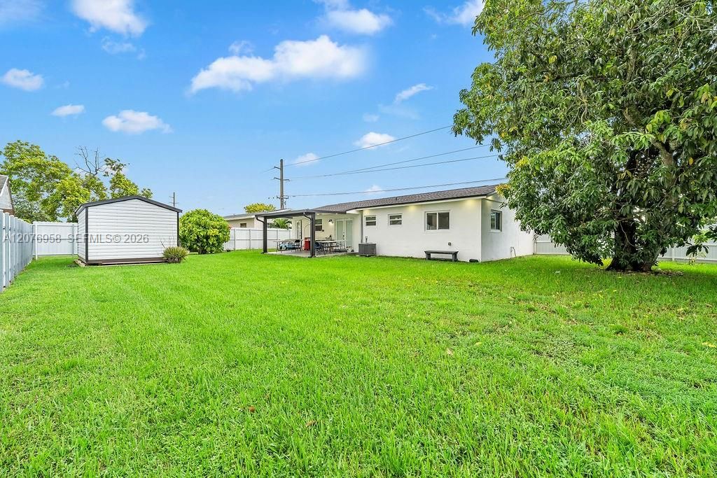 For Sale: $560,000 (3 beds, 2 baths, 1135 Square Feet)
