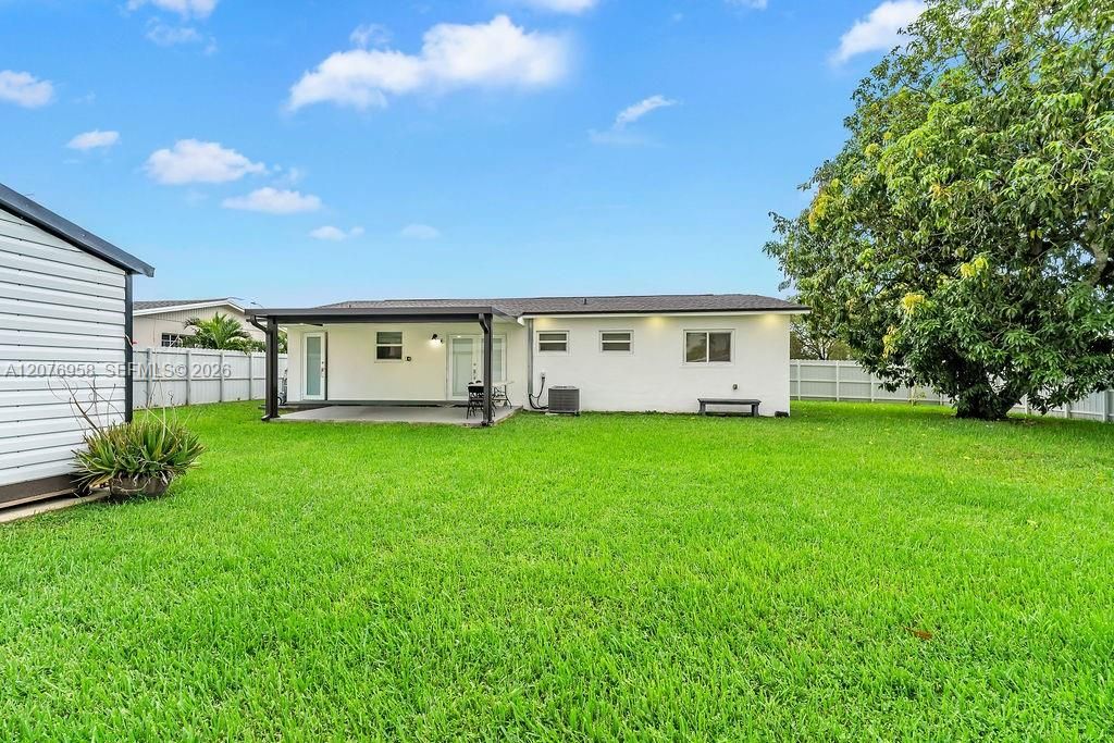 For Sale: $560,000 (3 beds, 2 baths, 1135 Square Feet)