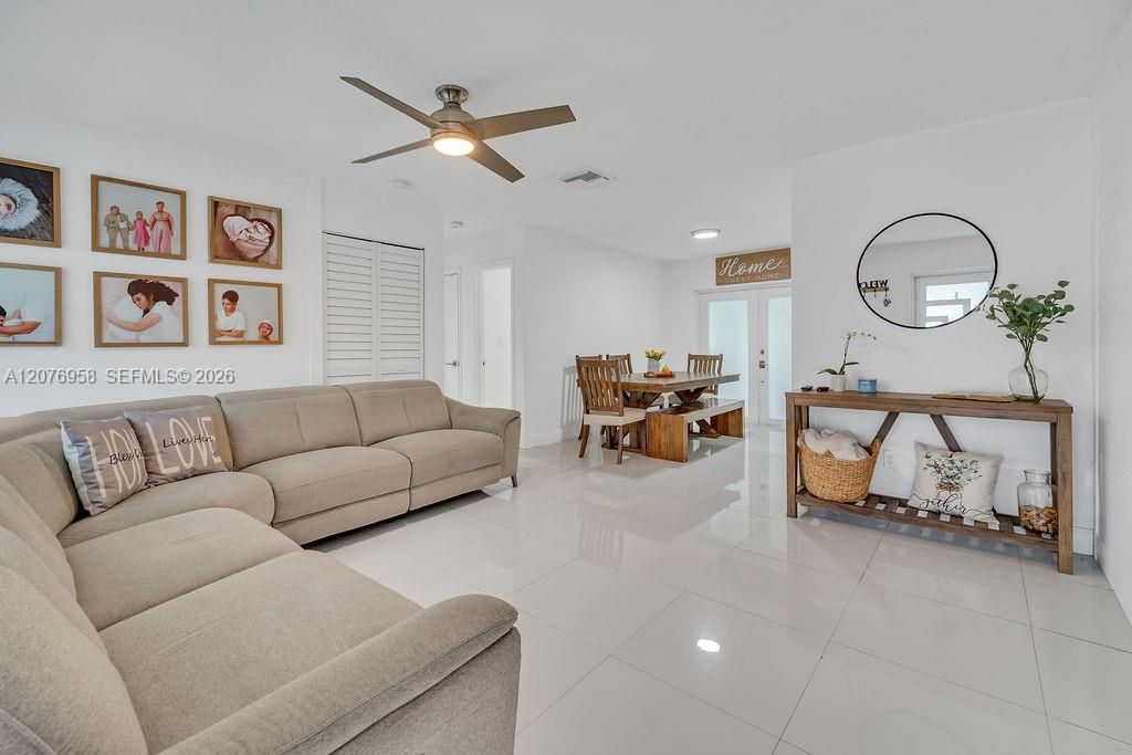 For Sale: $560,000 (3 beds, 2 baths, 1135 Square Feet)