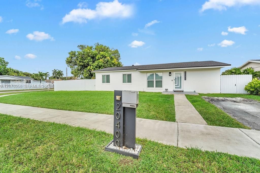 For Sale: $560,000 (3 beds, 2 baths, 1135 Square Feet)
