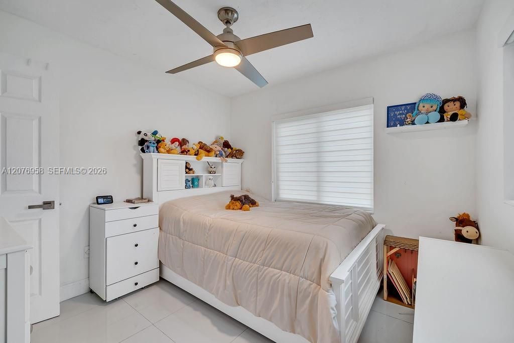 For Sale: $560,000 (3 beds, 2 baths, 1135 Square Feet)
