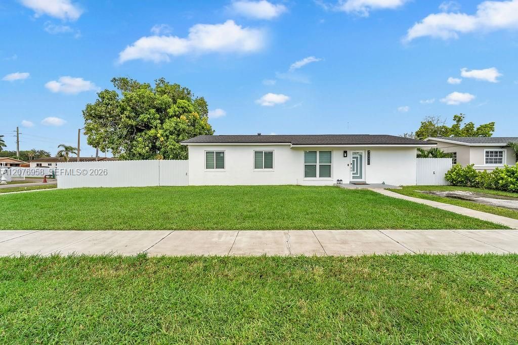 For Sale: $560,000 (3 beds, 2 baths, 1135 Square Feet)