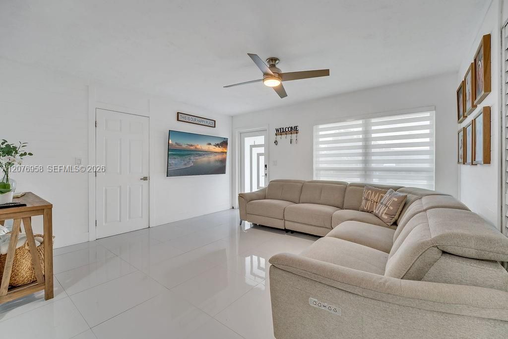 For Sale: $560,000 (3 beds, 2 baths, 1135 Square Feet)