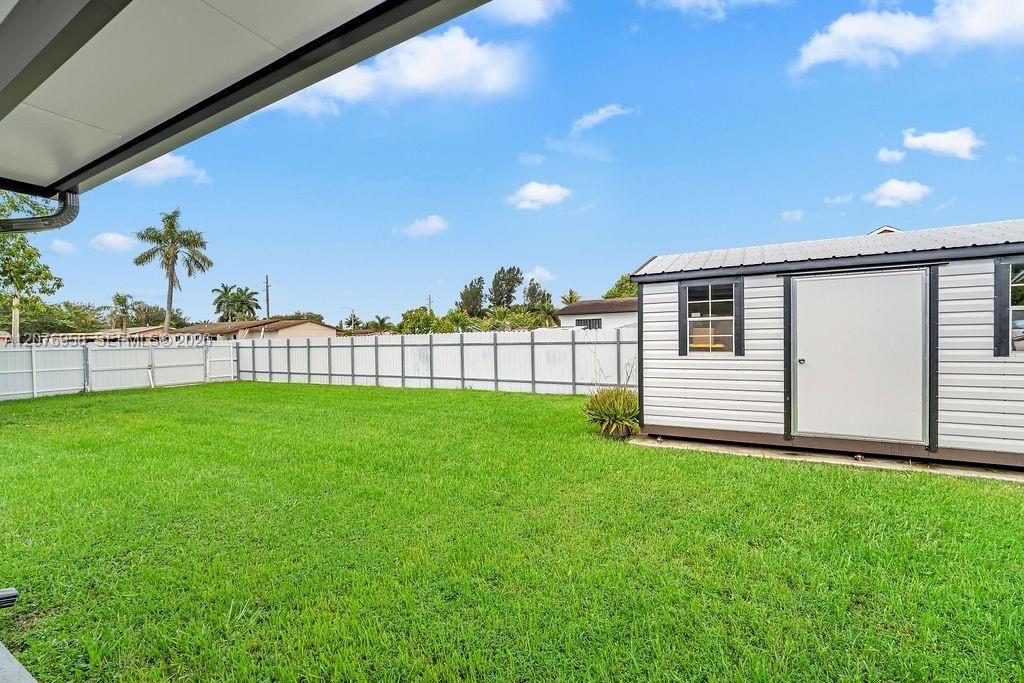 For Sale: $560,000 (3 beds, 2 baths, 1135 Square Feet)