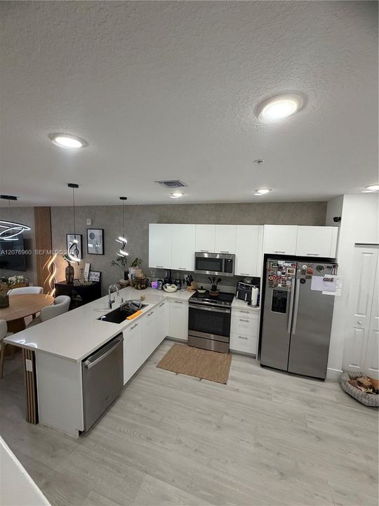 En Venta: $525,000 (3 camas, 2 baños, 1315 Pies cuadrados)